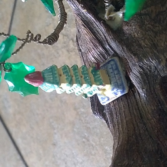 Vintage Handmade Wire Art Tree on Driftwood - Picture 5 of 7